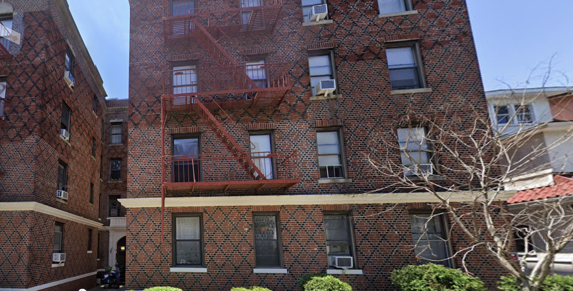 A photo of the Brooklyn building where a baby was found badly burned from a furnace.