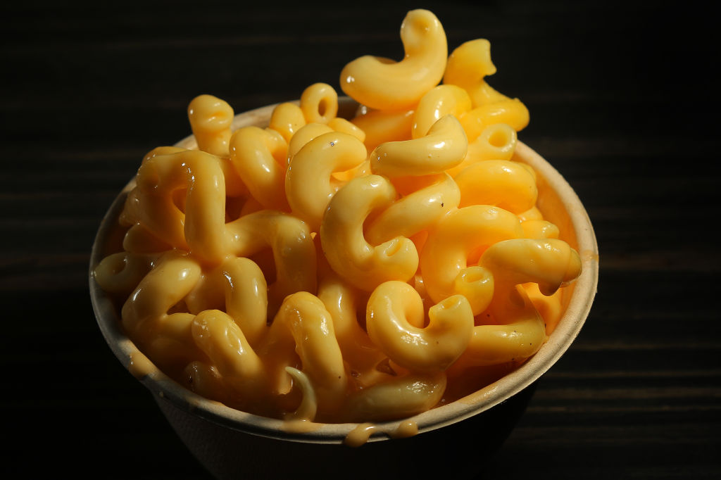 macaroni and cheese in a cup