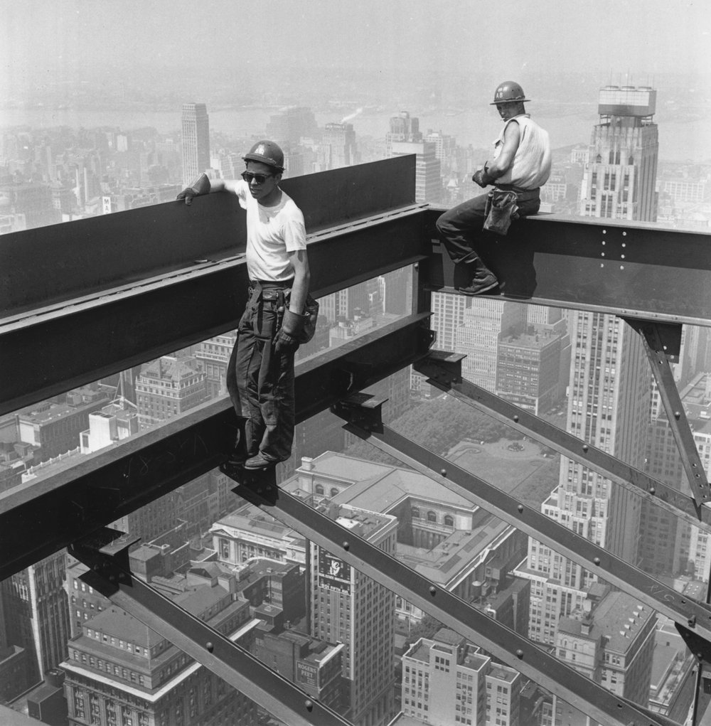 00c0b8a66.jpeg Two construction workers on the Pan American Building standing on girders 59 storeys above the New York streets, 1962.