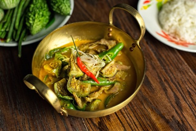 010913qi3.jpg Fiery Pork Red Turmeric Curry, y'all!