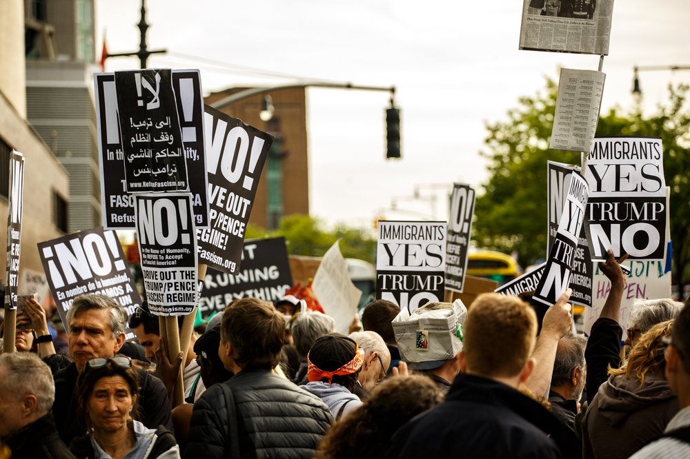 0324ba993050517trumpvisitprotest-3-jpg.jpeg