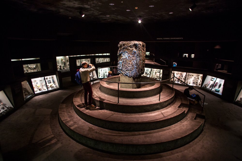 0361ca78a102317amnhgemsminerals-15-jpg.jpeg