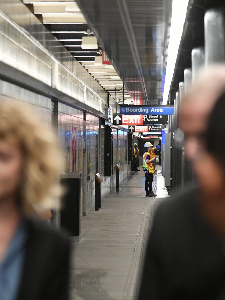 039aa12ae36710339240_d990bbd219_b-jpg.jpeg The renovated station on September 8, 2017 (Patrick Cashin / MTA)