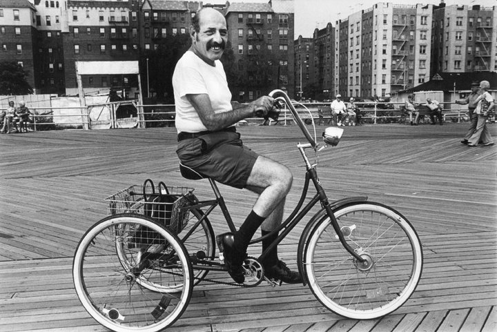 053c08476man-on-tricycle-brighton-be-jpg.jpeg