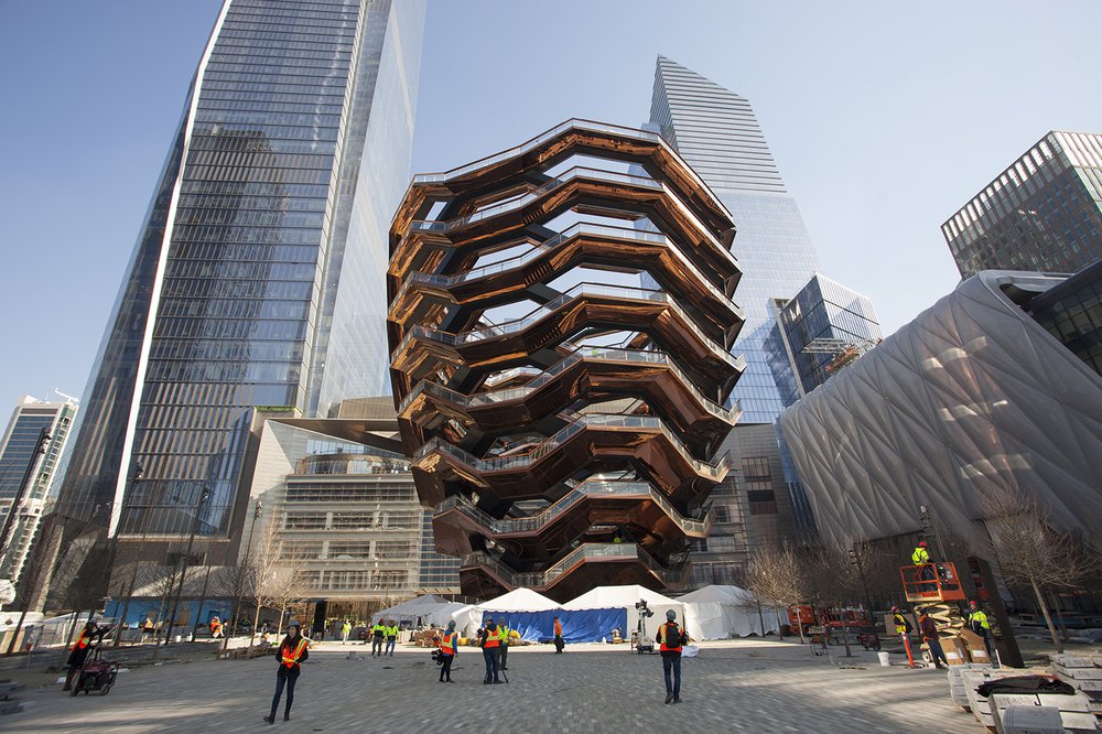 09f1c24e0img_1632-jpg.jpeg Designed by Thomas Heatherwick and his studio, it's supposed to be a "vertical promenade" (Jake Dobkin / Gothamist)