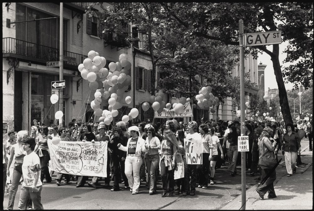 0b9ca074fview-of-paradegoers-during-the-fifth-annual-christopher-st-liberation-day-march-at-gay-and-christopher-sts-june-1973-jpg.jpeg View of paradegoers during the fifth annual Christopher St Liberation Day March at Gay & Christopher sts, June 1973