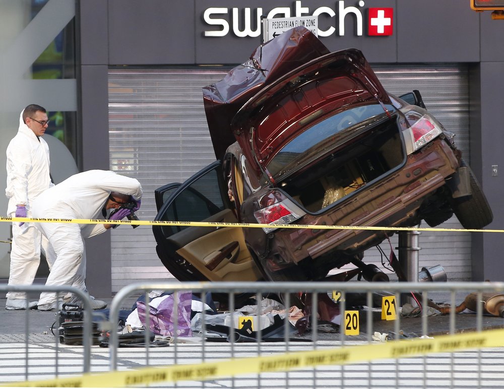 0e4c85b87times-square-crash_chun-2-jpg.jpeg