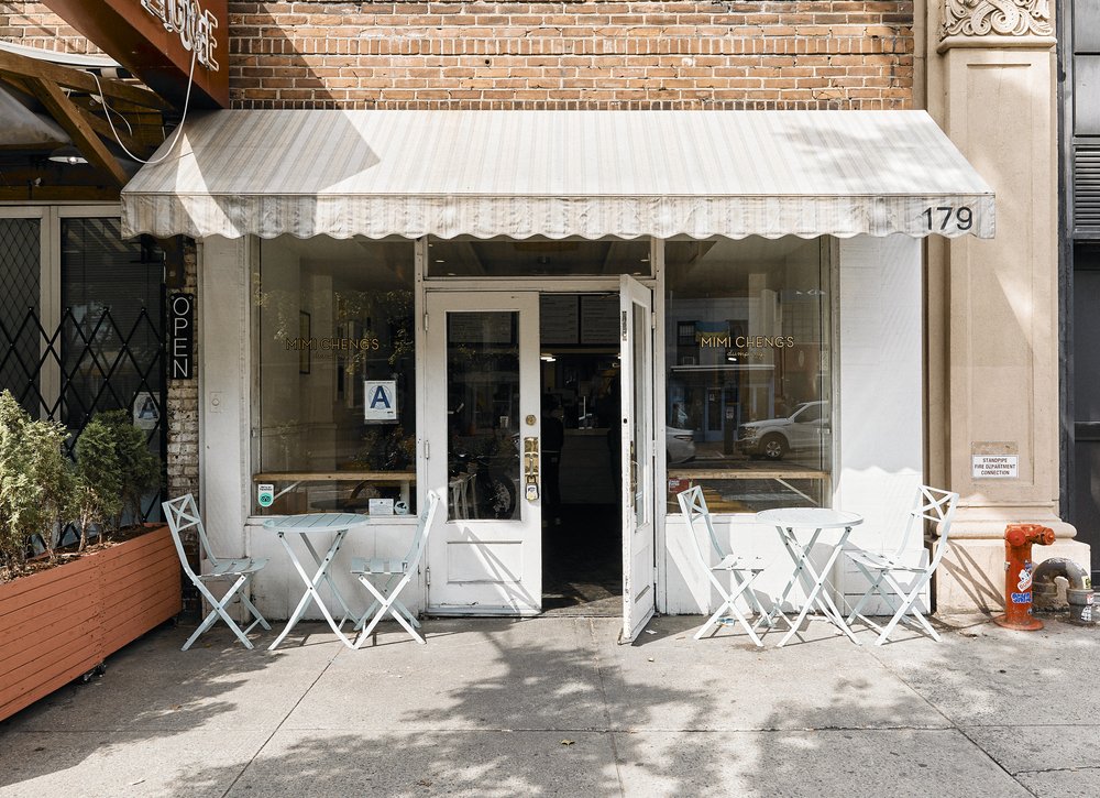 The exterior of a restaurant.