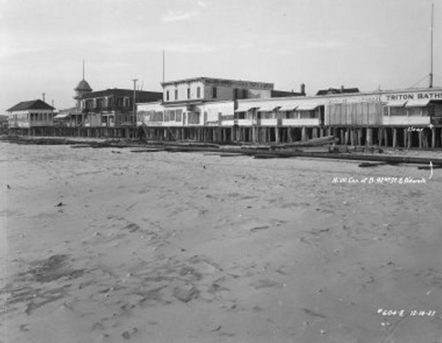 100512oldrock.jpeg "Northwest corner of Beach 92nd Street and Boardwalk, Rockaway Beach. December 14, 1927."