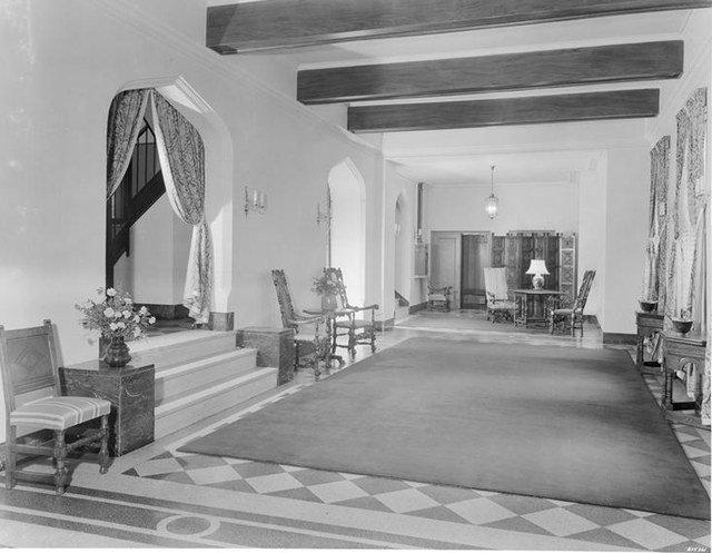 10aptlobby1112.jpeg "1075 Park Avenue at 86th Street, S.E. corner. Apartments, interior lobby. 3/19/1941"