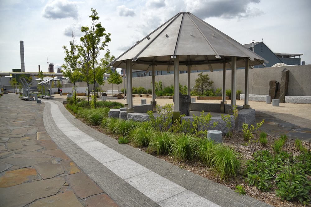 11_Kensinger_Newtown_Creek_Nature_Walk_DSC_1779.jpg This covered shelter was inspired by the Pantheon in Rome, according to artist George Trakas, who first proposed the nature walk in 1998. He describes it as “a temple for water.” May 7th, 2021