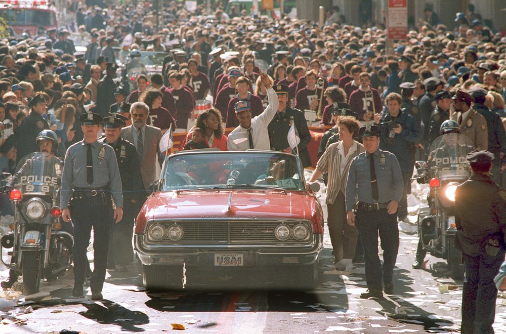 11c283848shutterstock_6583384a-jpg.jpeg Darryl Strawberry waves from a car during the 1986 parade for the New York Mets (W Funches/AP/Shutterstock)