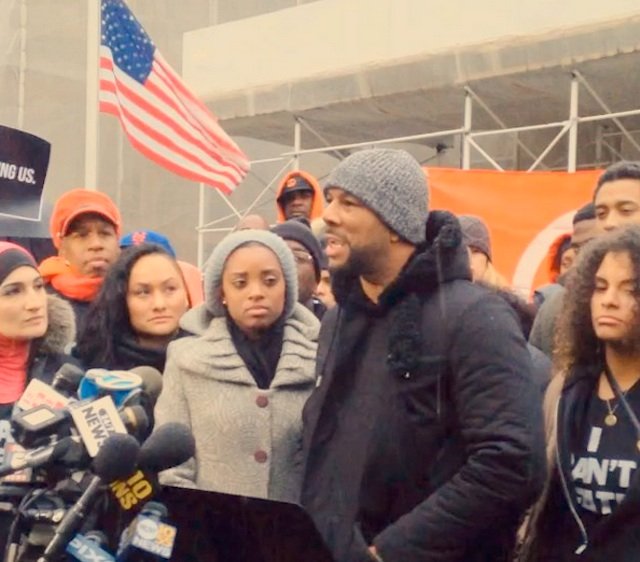 Common speaking to the crowd
