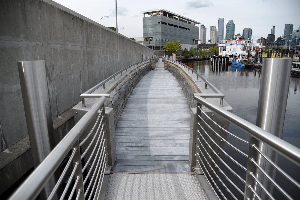 19_Kensinger_Newtown_Creek_Nature_Walk_DSC_1840.jpg The Newtown Creek Nature Walk travels over Whale Creek in a series of three 60-foot vessels, which echo a larger vessel located at the entrance of the artwork’s first phase. May 7th, 2021