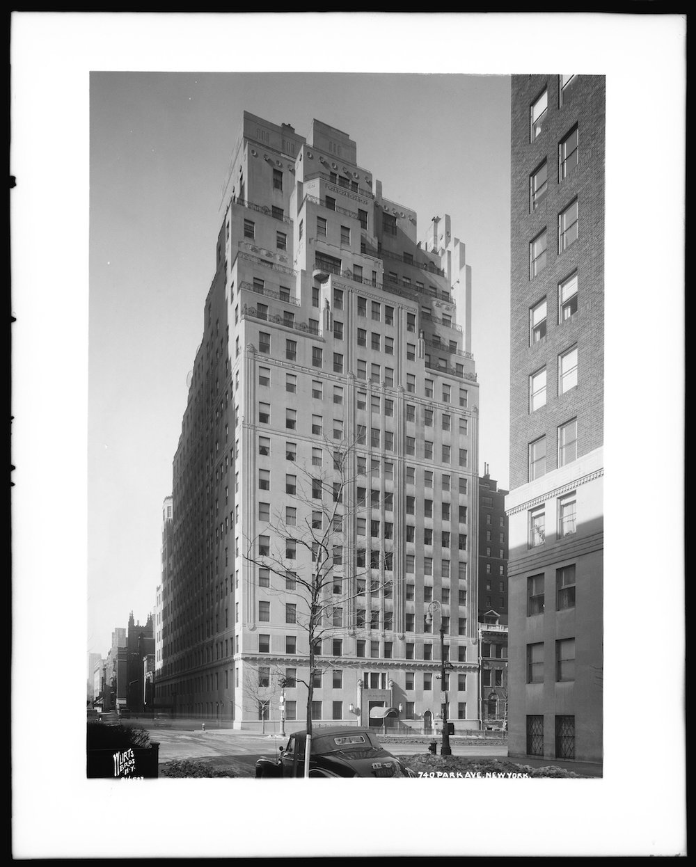 1d350ca22rc8-jpg.jpeg 740 Park Avenue at 71st Street, 1945. (Photo by Wurts Bros. Museum of the City of New York, Wurts Bros. Collection, gift of Richard Wurts, X2010.7.1.8685)