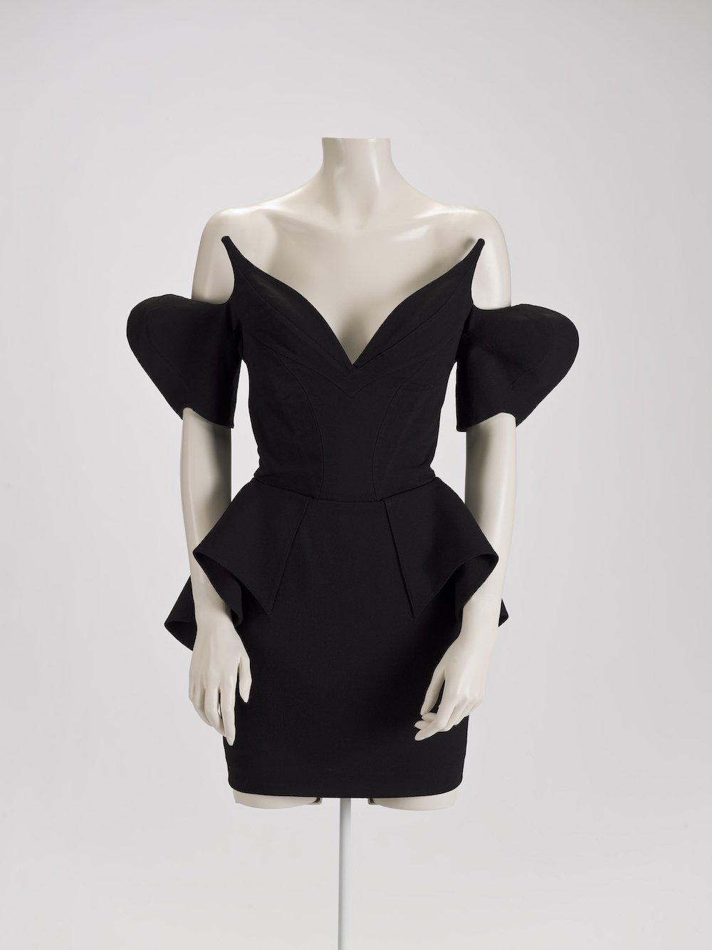 Dress by Thierry Mugler, 1981. Courtesy Indianapolis Museum of Art/Lucille Stewart Endowed Art Fund. © Thierry Mugler, 2017