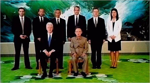 2009_07_nkbc1.jpg Former president Bill Clinton and North Korean leader Kim Jong-Il meeting in Pyongyang, North Korea