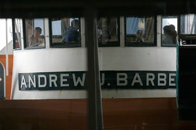 2010_05_sif4.jpg Inside the wheelhouse of the Andrew J. Barberi.