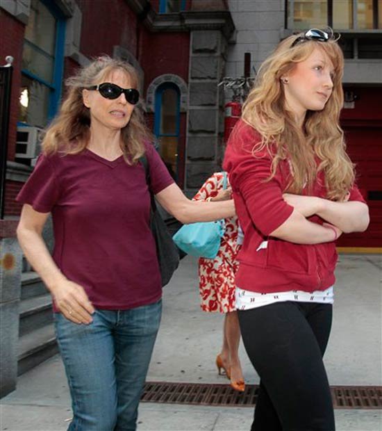2010_07_carog2.jpg Donna Hanover and Caroline Giuliani