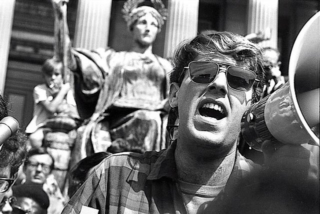 Photograph of Mark Rudd protesting at Columbia University in 1968