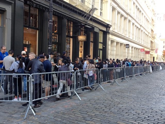 Line at the Apple SoHo store yesterday