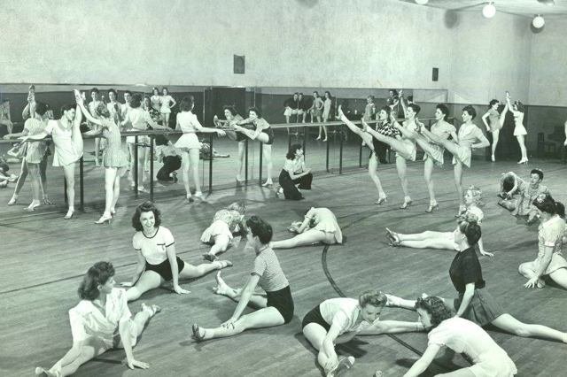 2012_12_rocket13.jpg Vintage stretching