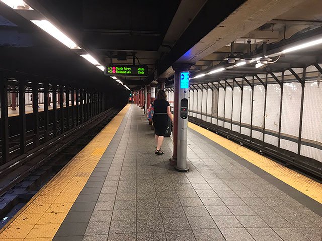 Photograph of a July 3 morning commute by Jen Chung / Gothamist