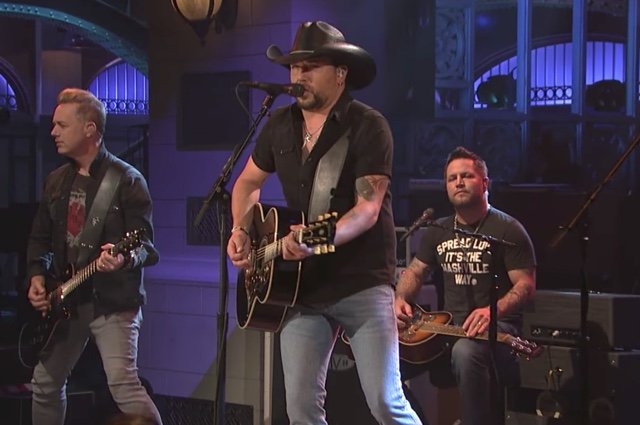 2017_10_snlgg_cold.jpg Jason Aldean made a surprise appearance for the cold open: