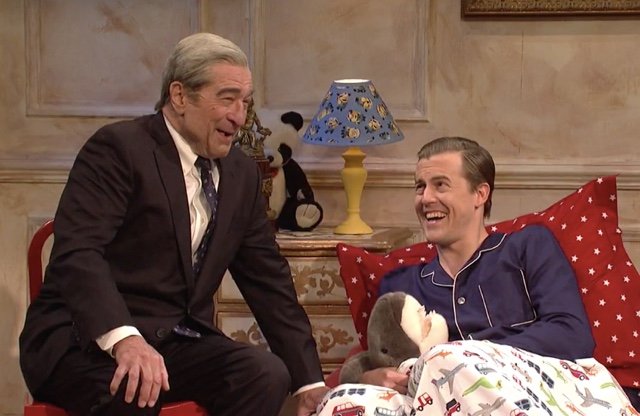 2018_12_snljm_coldopen.jpg Robert DeNiro and Alex Moffat as Robert Mueller and Eric Trump