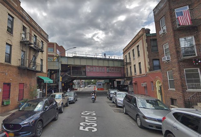 7 train near Roosevelt and 53rd Street