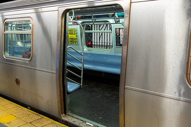 2019_07_subwaytraincarinterior.jpg