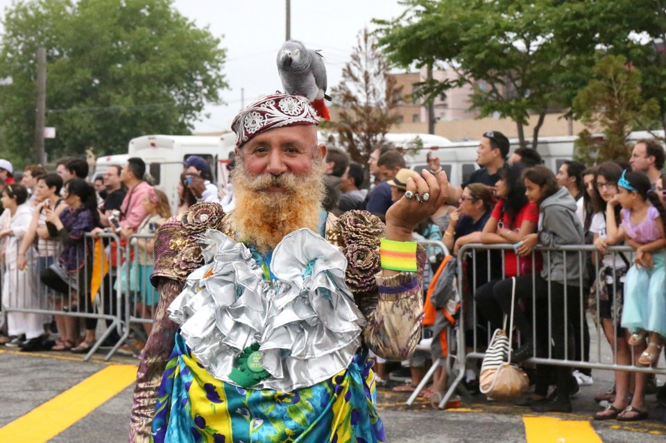 24b65a2e25bb3e5090-mobile-jpeg.jpeg Coney Island Mermaid Parade 2015 (<a href="http://gothamist.com/2015/06/21/photos_of_2015_mermaid_parade.php#photo-15">Scott Lynch/Gothamist</a>)