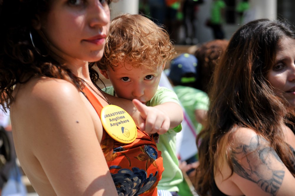 25c49c5ecbreastfeeding-subway-caravan_dmaczynski_8-4-17-23-jpg.jpeg