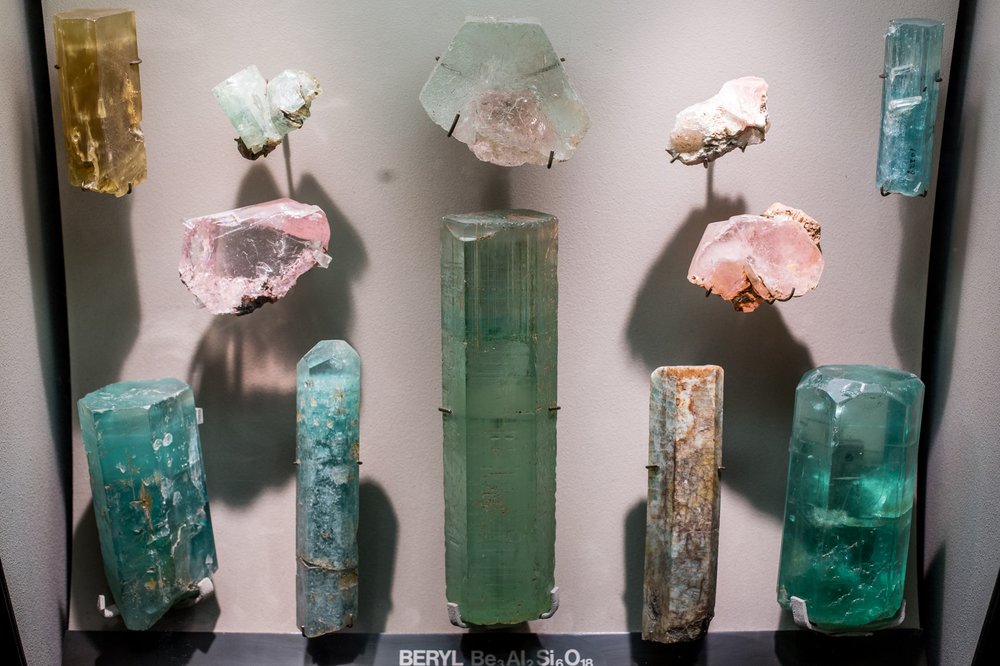 261312484102317amnhgemsminerals-25-jpg.jpeg