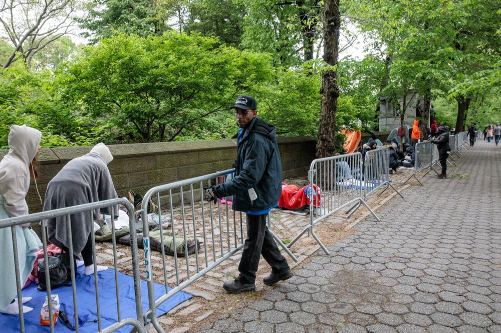 2cc0aae4fbtsfans-todseelie-22-jpg.jpeg (<a href="http://todseelie.com">Tod Seelie</a> / Gothamist)