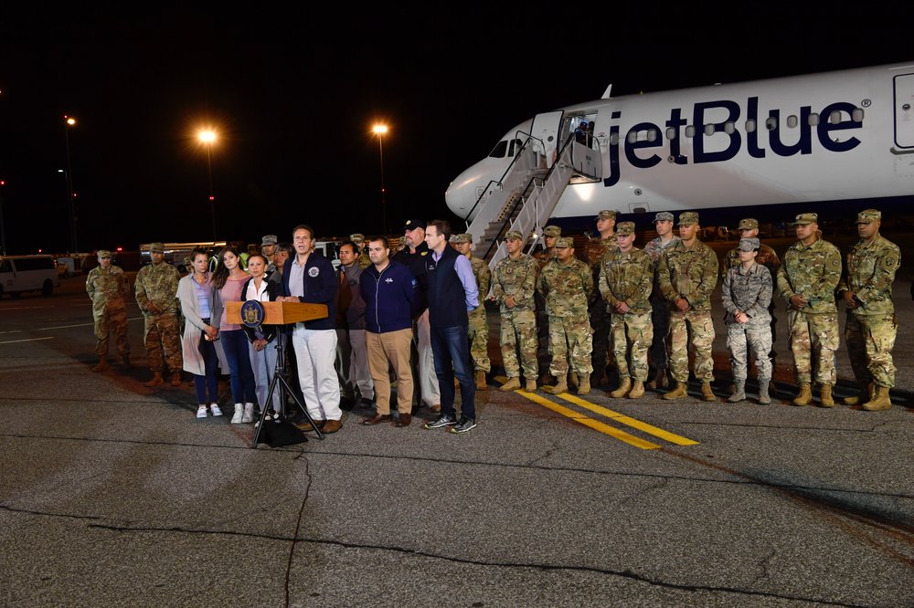 2e522d771governor-cuomo-departs-from-new-york-to-puerto-rico-to-provide-emergency-goods-and-services-at-official-request-of-governor-ricardo-rossell_36585218003_o-jpg.jpeg