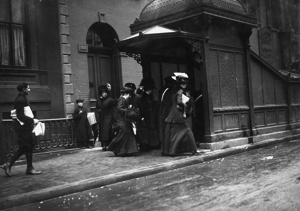 318072262gettyimages-3087728-jpg.jpeg A group of suffragettes enter the New York subway to catch the 'penny tube' to Wall Street, 1915. (Getty)<br/>