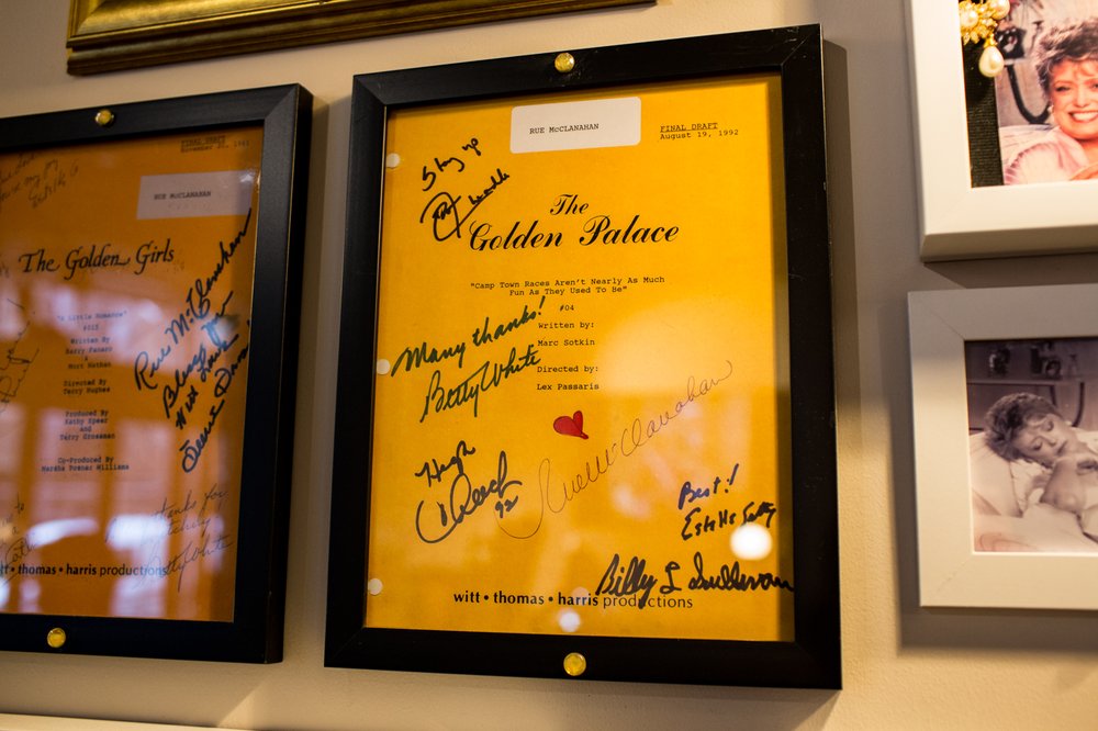 32994e6db020716goldengirlscafe-5-jpg.jpeg