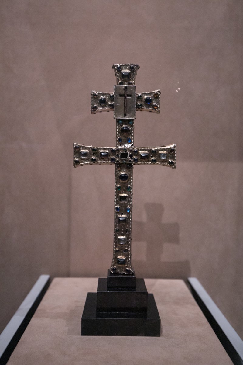 3503006a920180507-img_8358-jpg.jpeg 12th century reliquary cross<br>