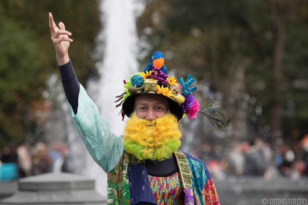 3666a67c4screen-shot-2018-10-04-at-3-41-15-pm-png.png A man dressed as Ms Colombia for Halloween 2015 (<a href="http://www.thedustyrebel.com/tagged/ms-colombia">The Dusty Rebel</a>)