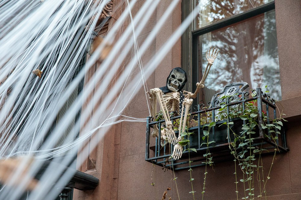 36cb73d07carrollgardenscobblehillhalloweendecorations-83-jpg.jpeg