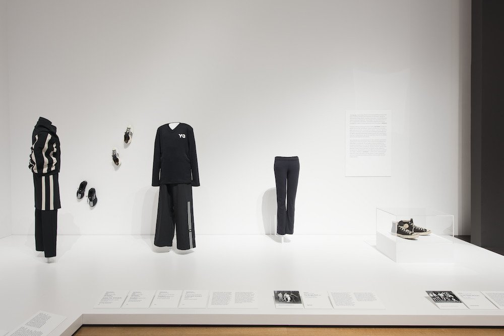 Installation view of Items: Is Fashion Modern? The Museum of Modern Art, New York, October 1, 2017-January 28, 2018. © 2017 The Museum of Modern Art. Photo: Martin Seck
