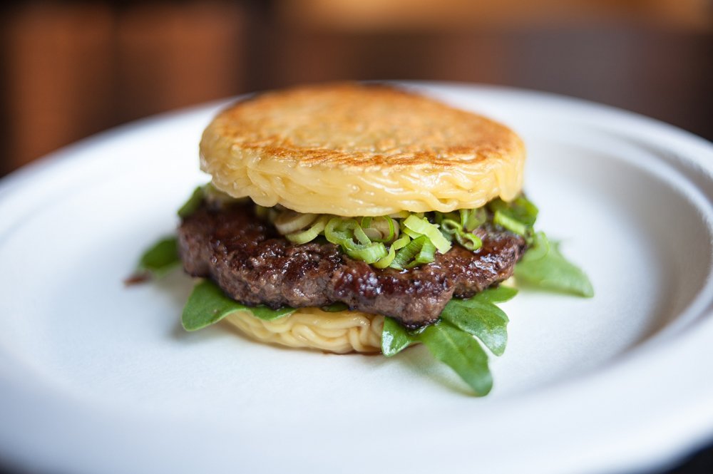 3f1024727.jpeg Ramen Burger<br>