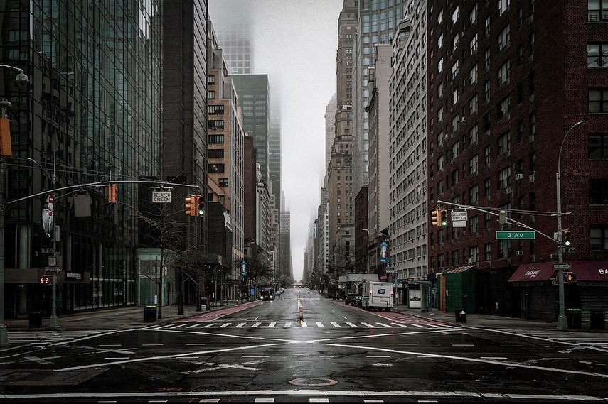 A photo of The intersection of 57th Street and 3rd Avenue. Taken on March 29, 2020 at 9:41:09 AM