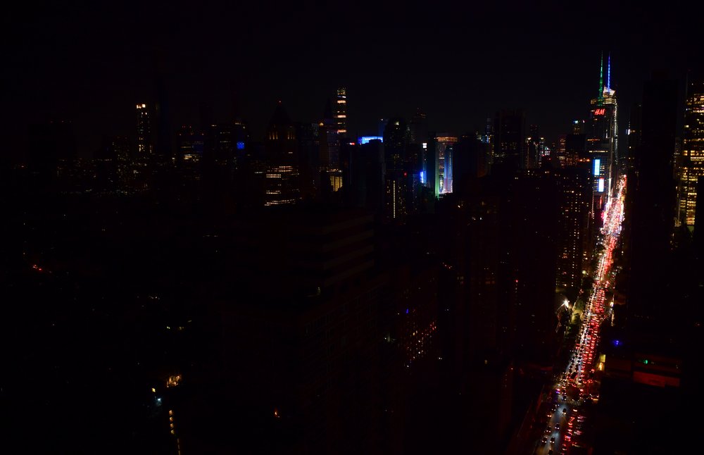 413f6fe79shutterstock_10334247i-jpg.jpeg A view of Midtown Manhattan during the blackout (JD Images/Shutterstock)
