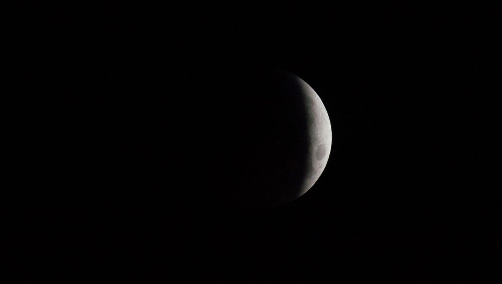 495ba4518shutterstock_10069623a-jpg.jpeg Lunar eclipse at 11.26pm EST viewed from Brompton Regis, Exmoor National Park, Somerset, England (Shutterstock)
