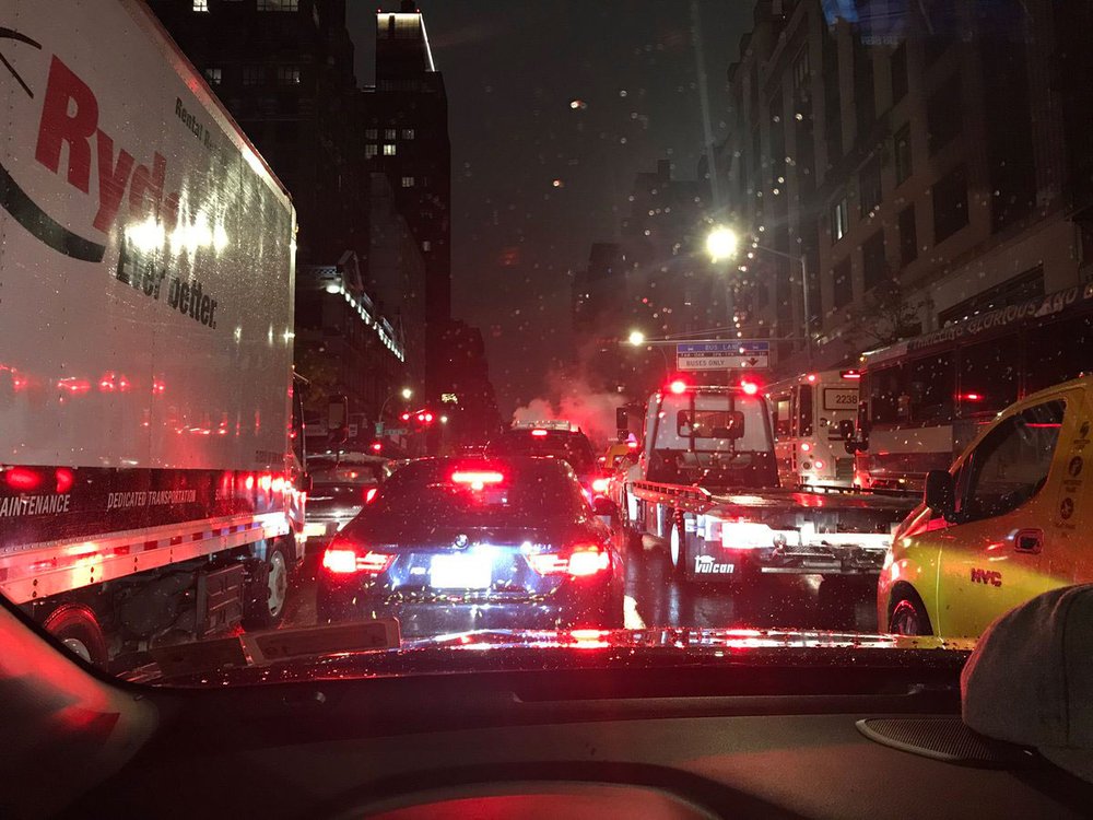 499c244a2traffic-jpg.jpeg "first avenue snailed up to the 59th street bridge. took nearly an hour to go 10 blocks." (<a href="https://twitter.com/VinVin618/status/1063424658421309440">yeti wap / Twitter</a>)