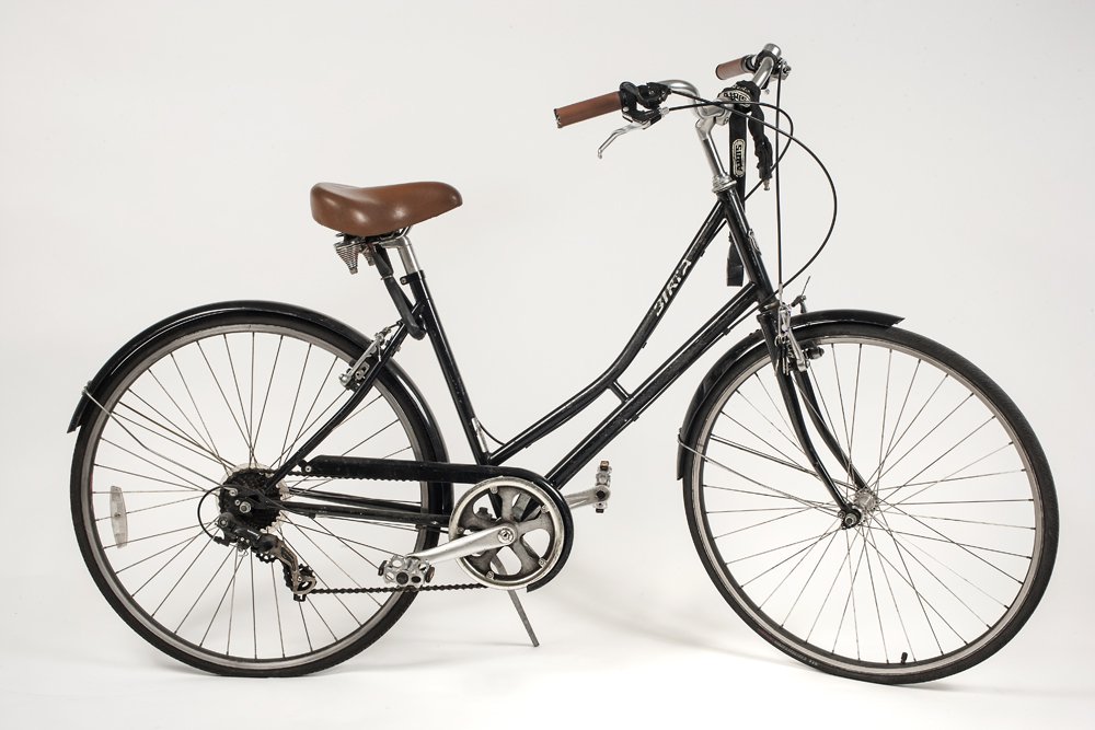 4af0e3a907-bicycle-jpg.jpeg Ciel Bicycles (est. about 1987), New York City, retailer Biria, Germany (est. 1976), manufacturer Bicycle used by Bill Cunningham, ca. 2002. (New-York Historical Society, Gift of Louise Doktor, 2017.13.1)