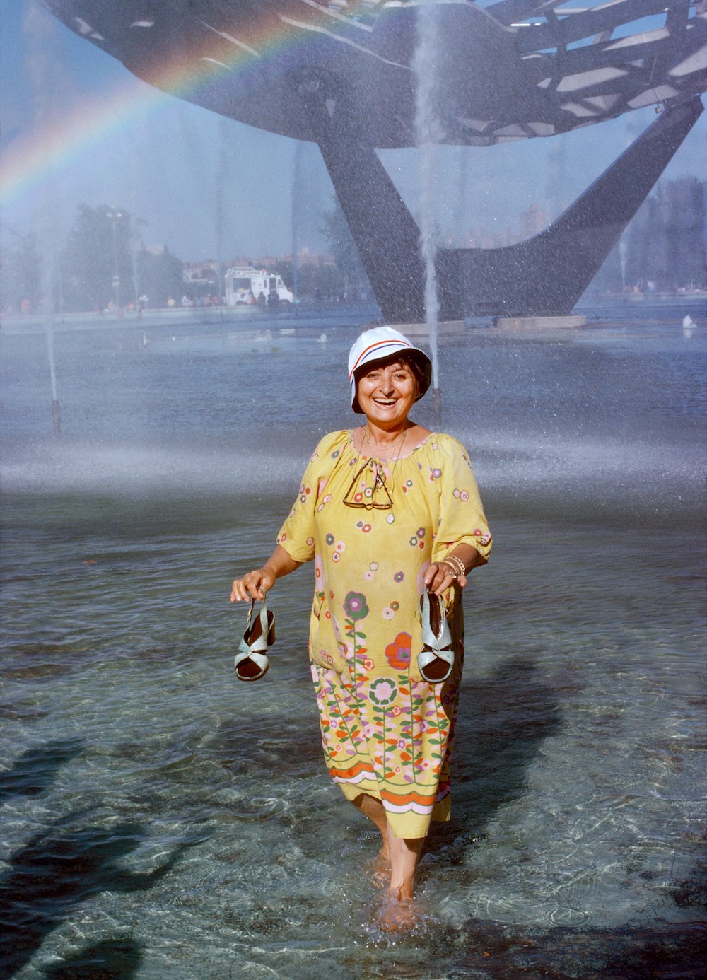4c3f042e218-woman-in-uniphere-fountain-small-jpg.jpeg Gary Settle, Woman at Unisphere, Flushing Meadows Corona Park, Queens, 1978, NYC Parks Photo Archive