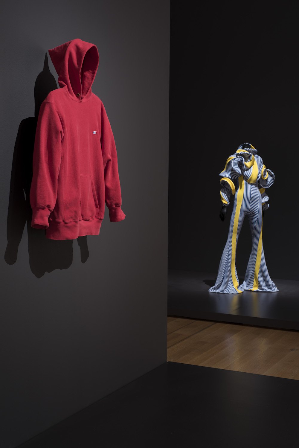 Installation view of Items: Is Fashion Modern? The Museum of Modern Art, New York, October 1, 2017-January 28, 2018. © 2017 The Museum of Modern Art. Photo: Martin Seck